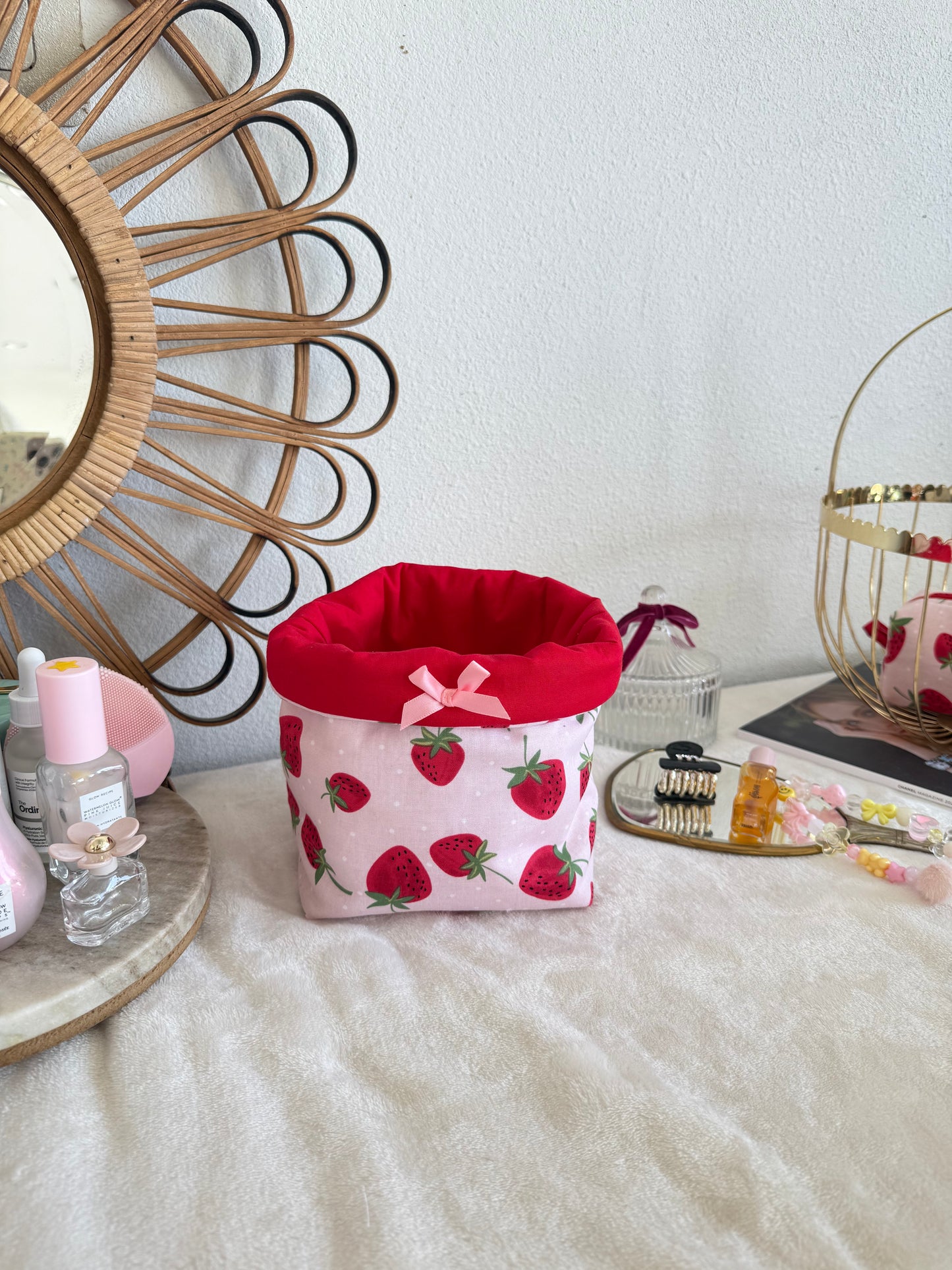 Strawberry bucket, skin care/makeup organizer