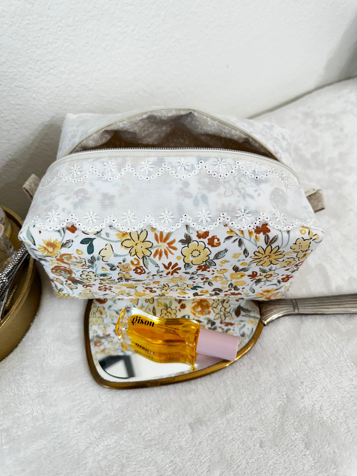 Daisy Medium Makeup Pouch