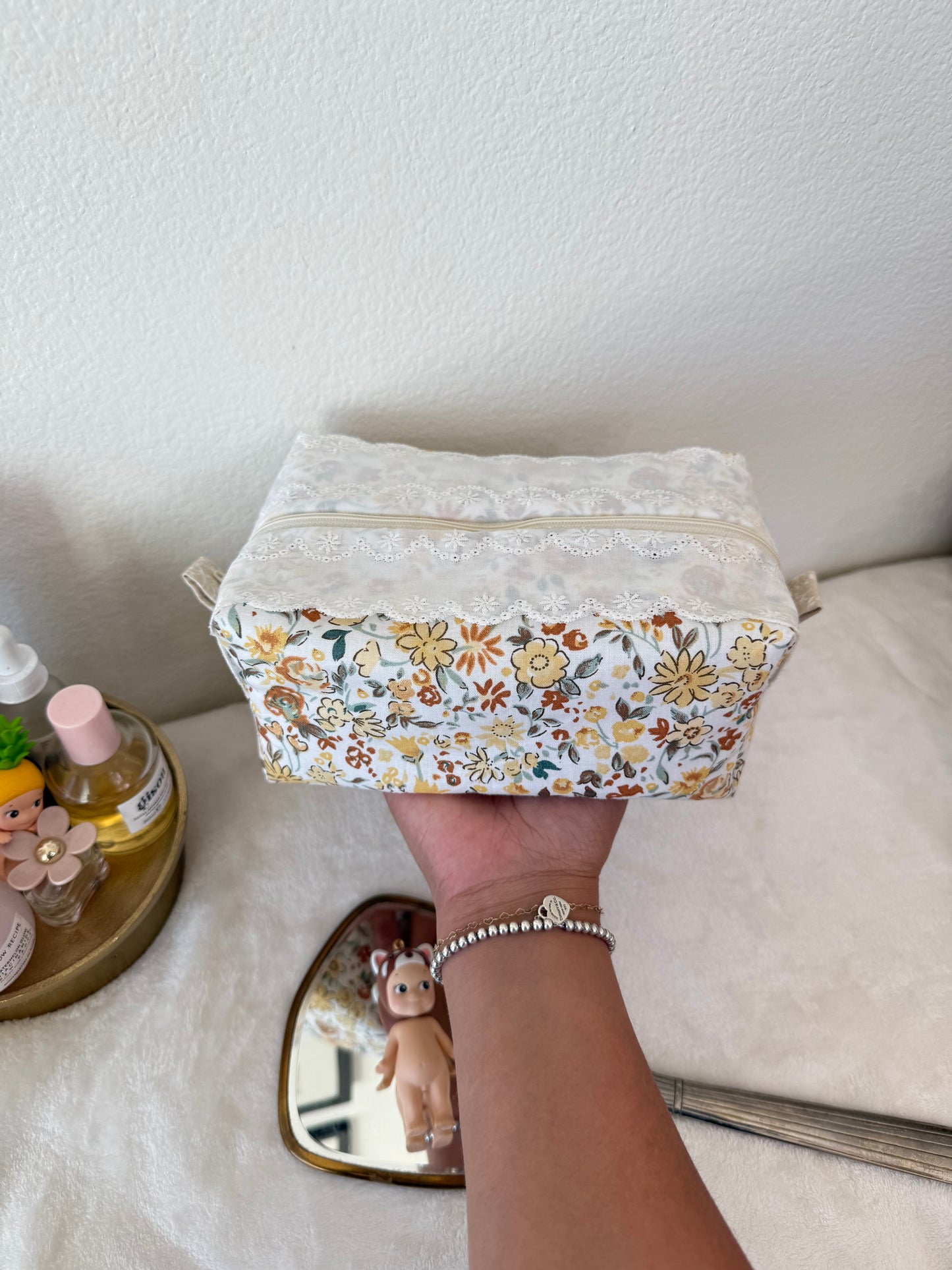 Daisy Medium Makeup Pouch