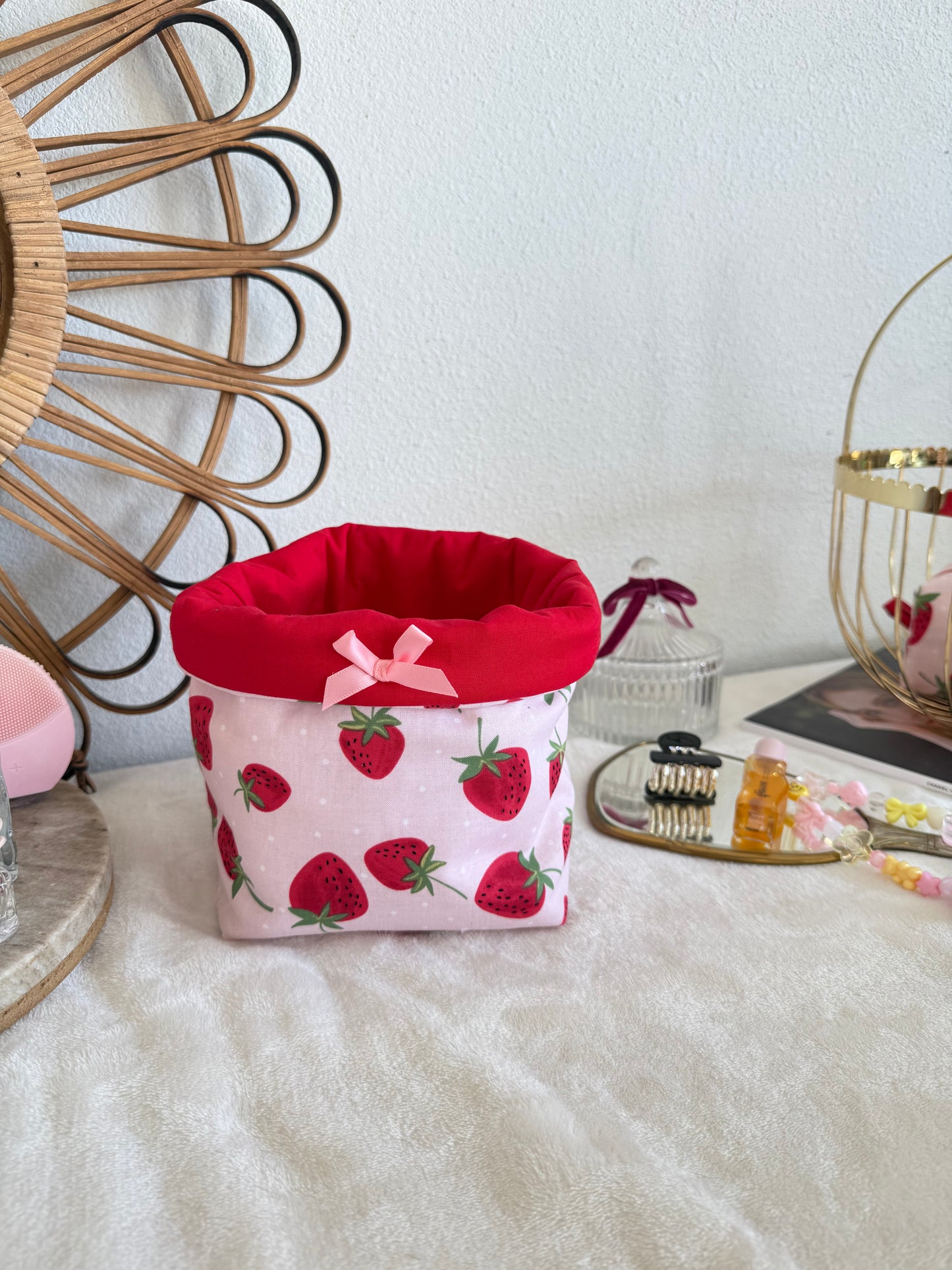 Strawberry bucket, skin care/makeup organizer